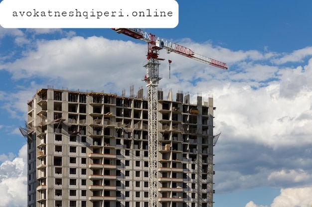 Kur premtimi nuk përmbushet – si mund t’ju ndihmojmë në raste të mosdorëzimit ose shkeljeve nga sipërmarrësi?